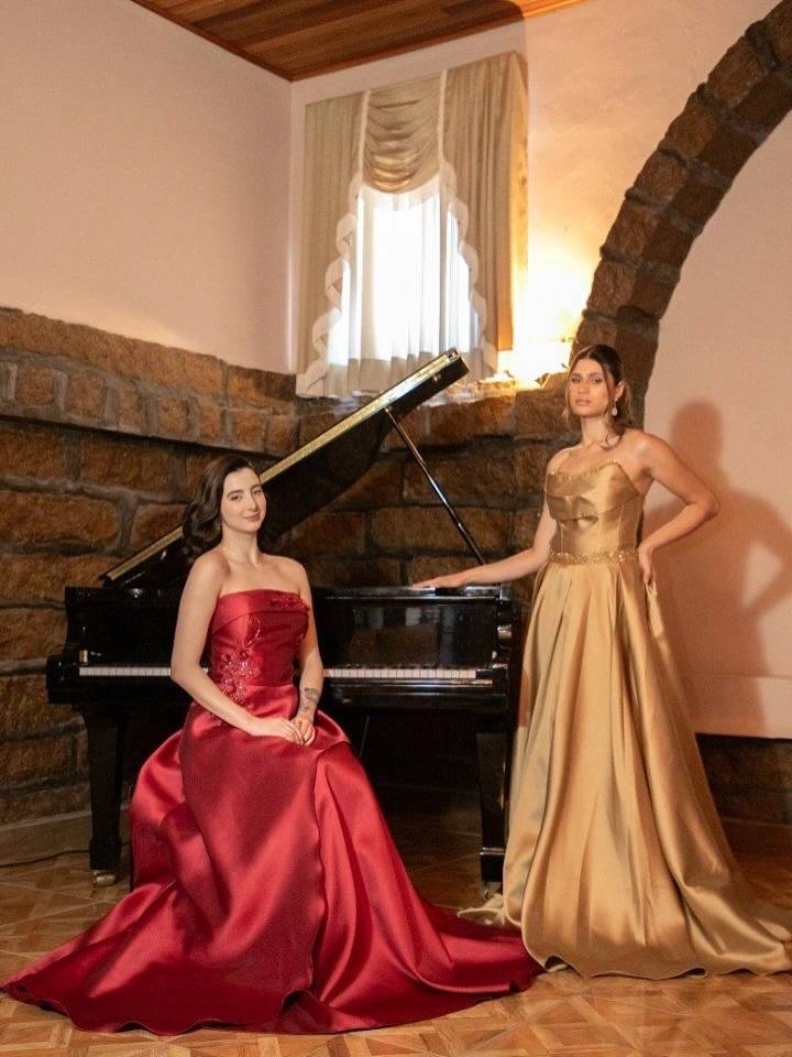 Dois-vestido-deslumbrantes-para-você-e-sua-amiga-brilhar-✨-_3_